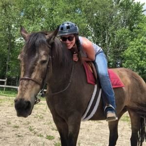 Meet your Posher, Olivia